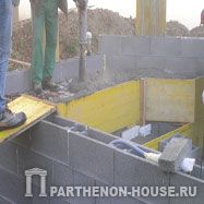 Строительство бетонного бассейна. Бетонирование ступенек.